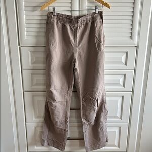 TNA/Aritzia Women's Track Pants in Taupe